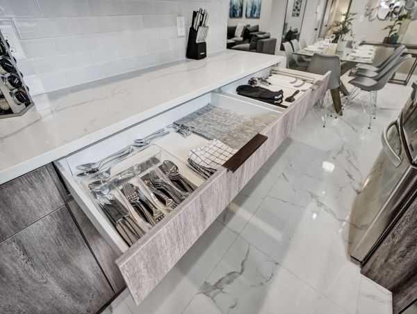 Hollywood Home 978777