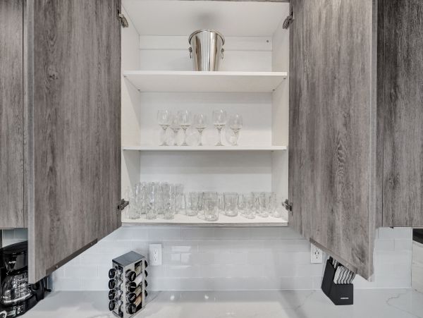 Hollywood Home 978777