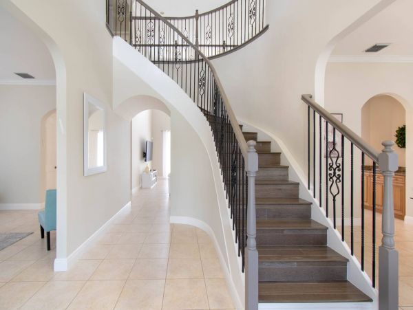 Hollywood Home 978778