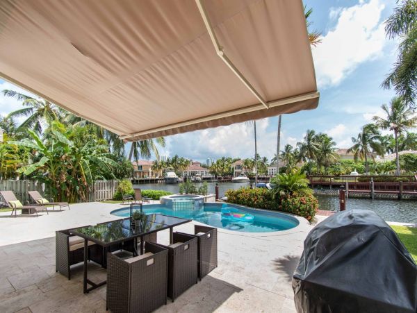 Hollywood Home 978778