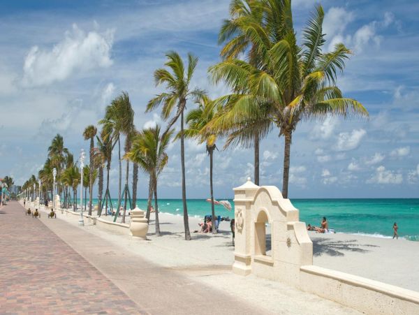 Hollywood Florida Vacation Pool Home Five Bedrooms Sleeps 10