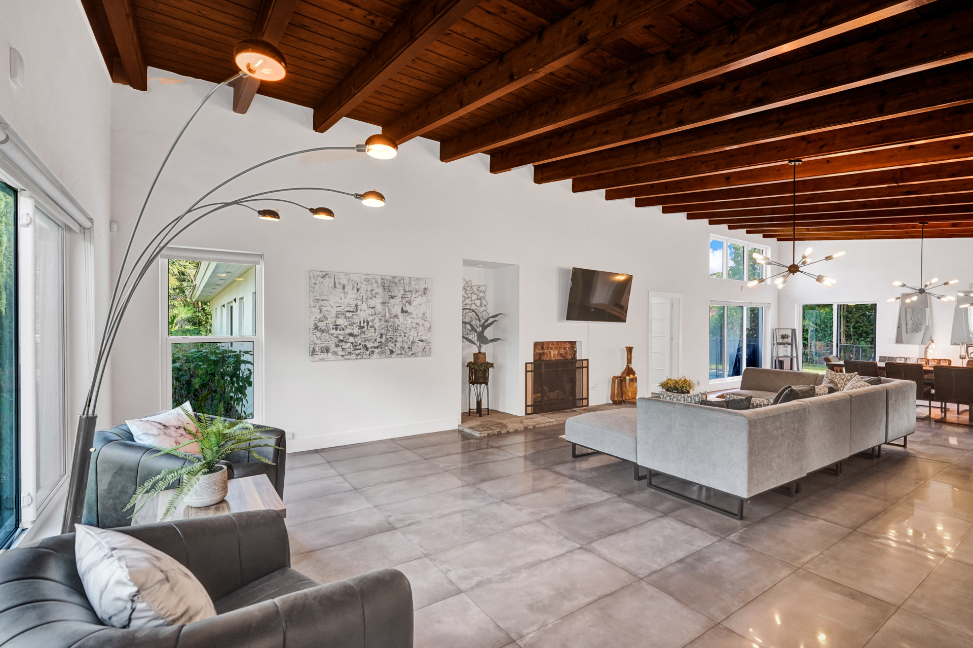 Hollywood Florida Vacation Pool Home Five Bedrooms Sleeps 10
