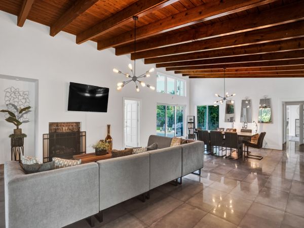 Hollywood Florida Vacation Pool Home Five Bedrooms Sleeps 10