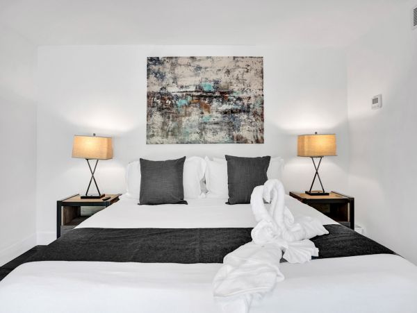 Hollywood Florida Vacation Pool Home Five Bedrooms Sleeps 10