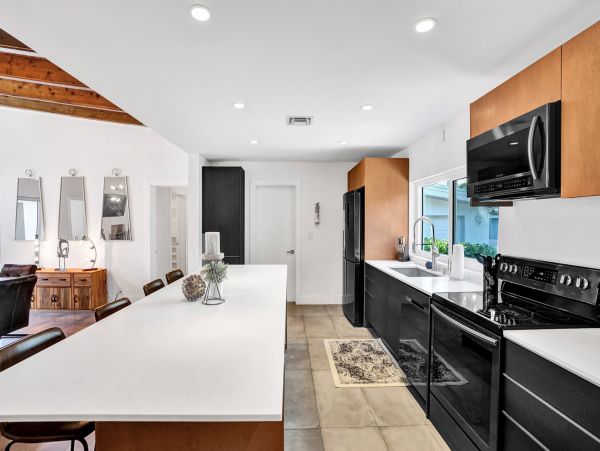 Hollywood Florida Vacation Pool Home Five Bedrooms Sleeps 10