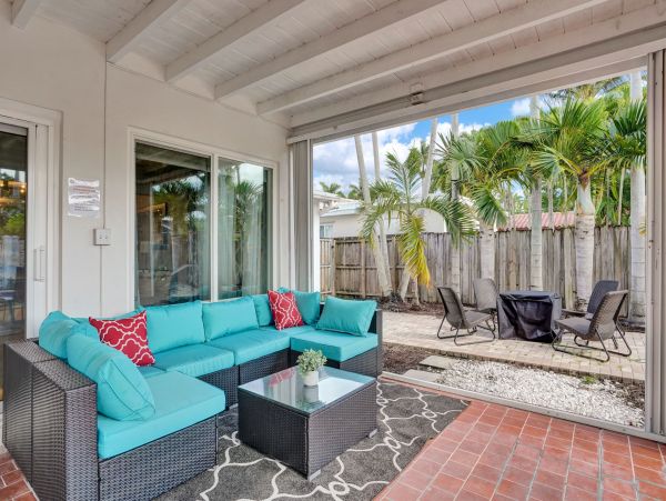Hollywood Home 978780
