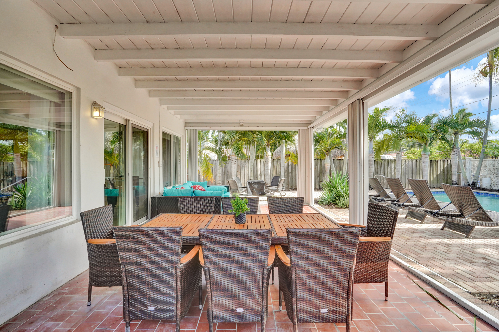 Hollywood Home 978780