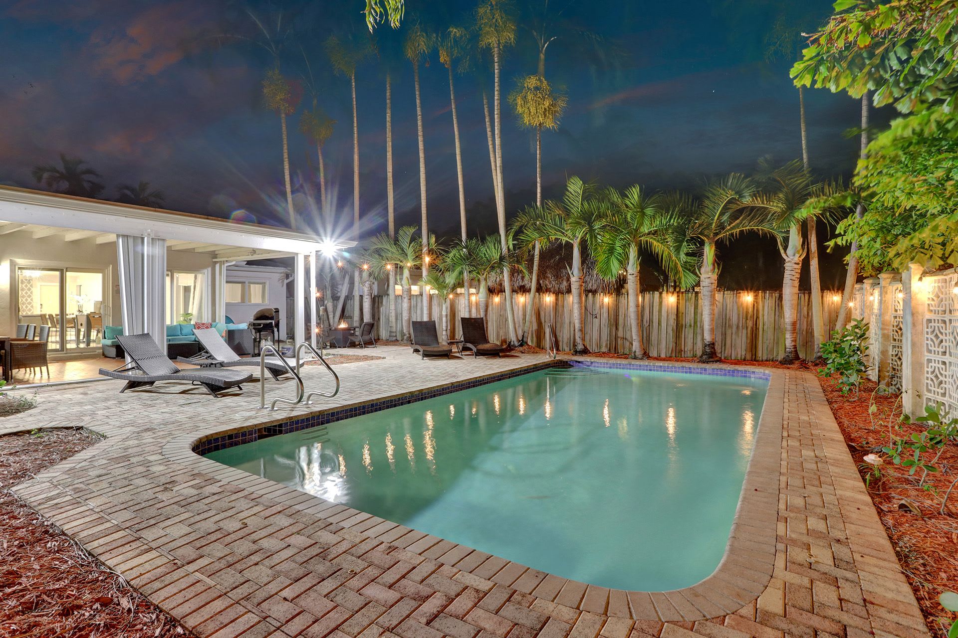 Hollywood Home 978781