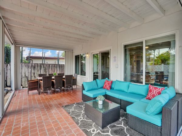 Hollywood Home 978781