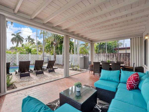 Hollywood Home 978781