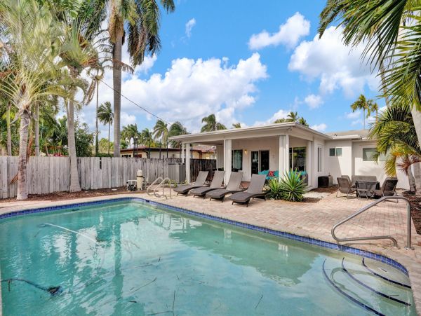 Hollywood Home 978781
