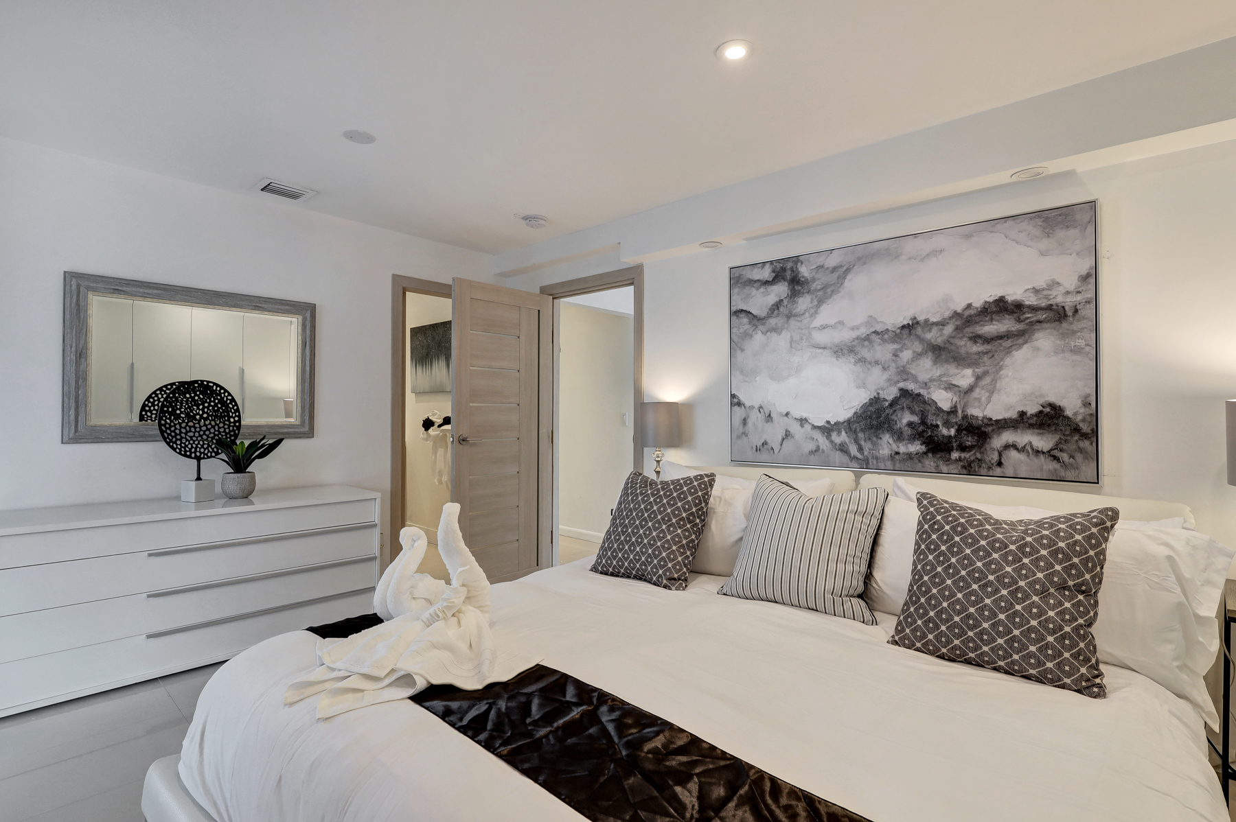 Hollywood Home 978782