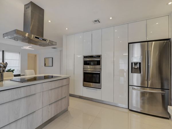 Hollywood Home 978782