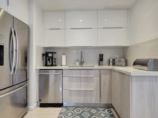 Hollywood Home 978782
