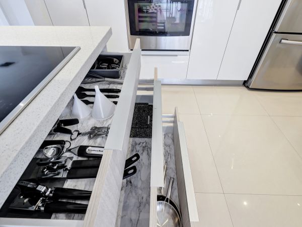 Hollywood Home 978782