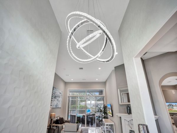 Hollywood Home 978783