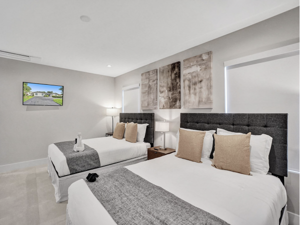 Hollywood Beach Vacation Rental 4 Bedrooms and Private Pool