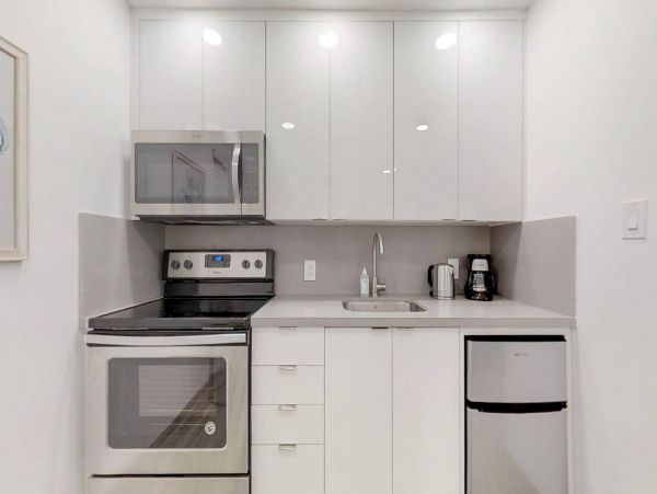 Hollywood Condo 978787