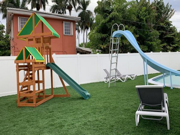 Hollywood Home 978788