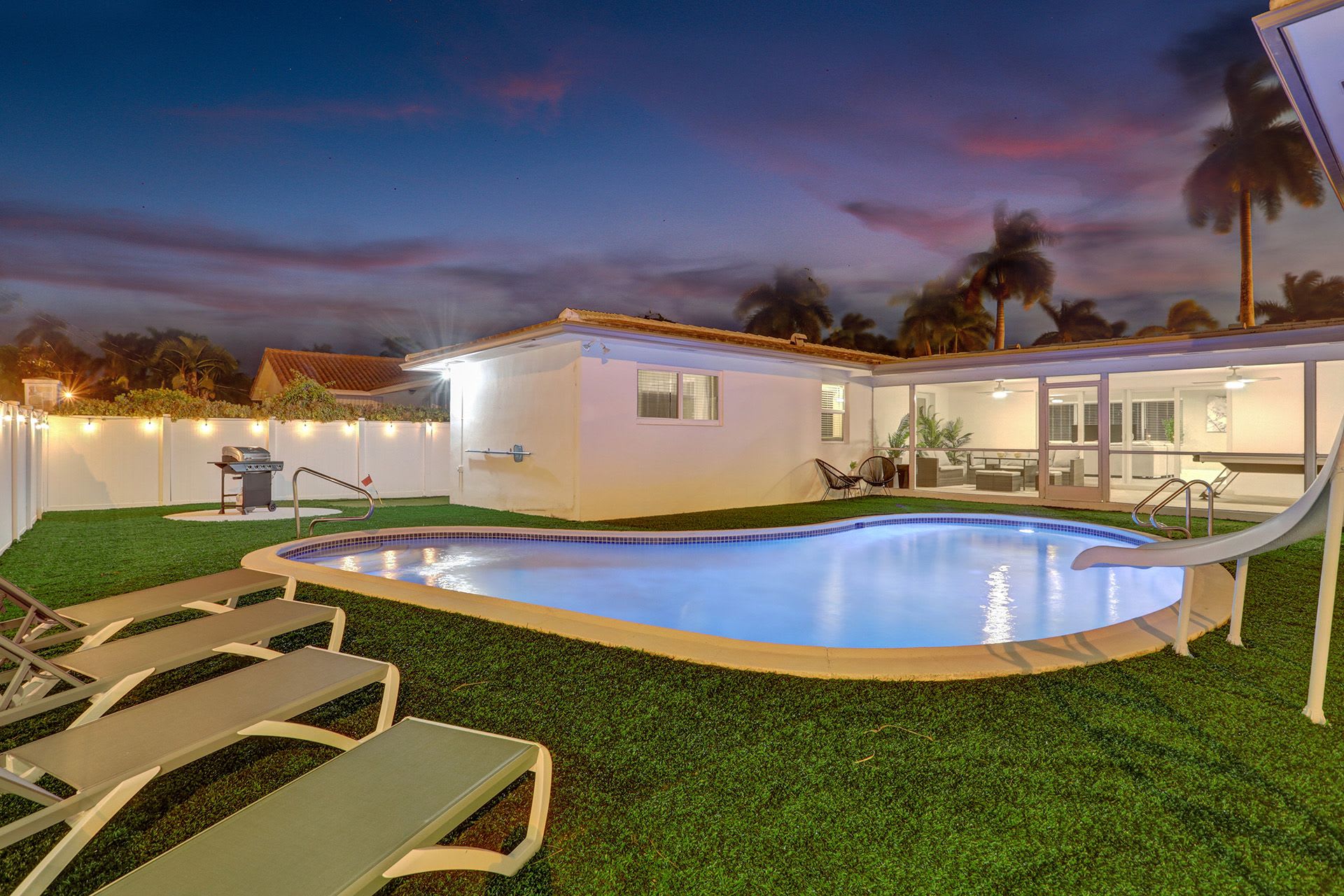 Hollywood Home 978789