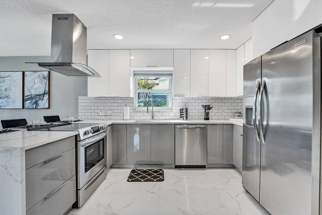 Hollywood Home 978789