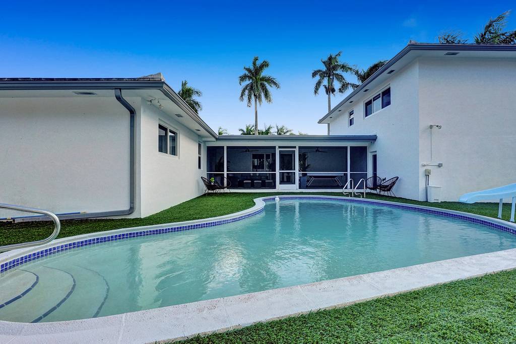 Hollywood Home 978789
