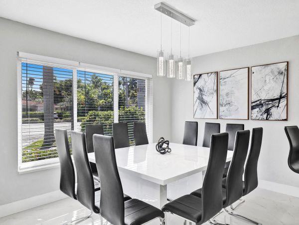 Hollywood Home 978789