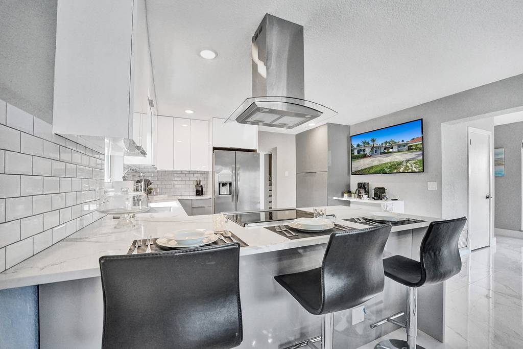 Hollywood Home 978789
