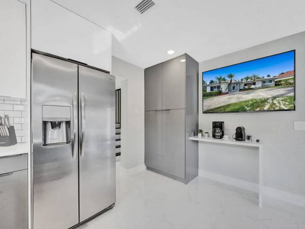 Hollywood Home 978789