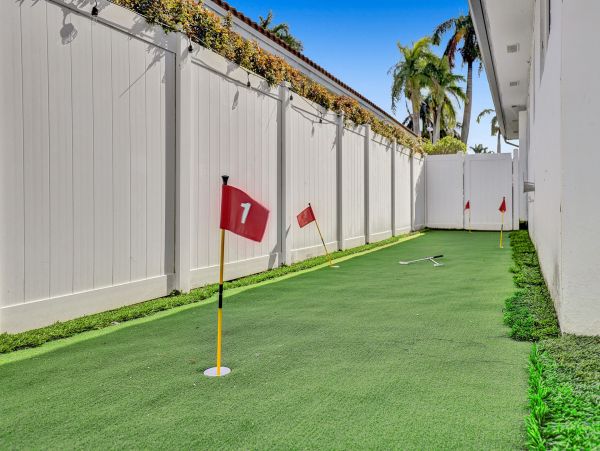 Hollywood Home 978789