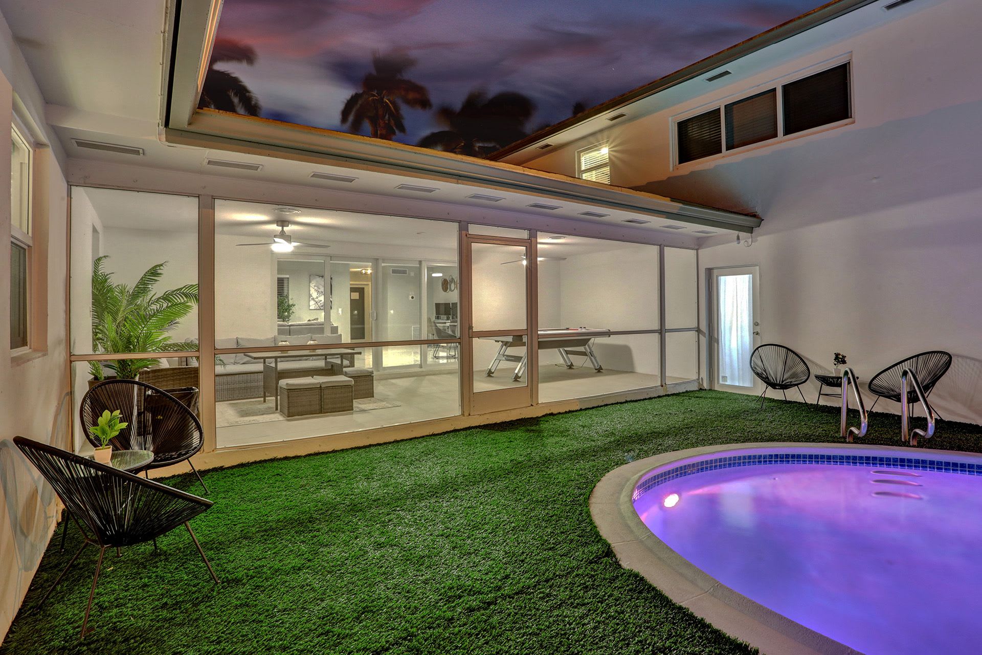 Hollywood Home 978789