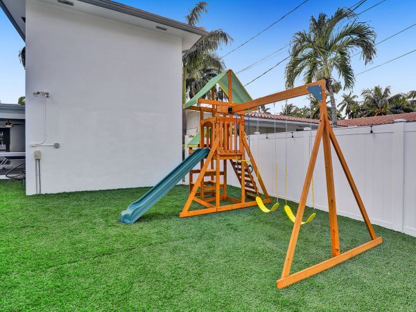 Hollywood Home 978789