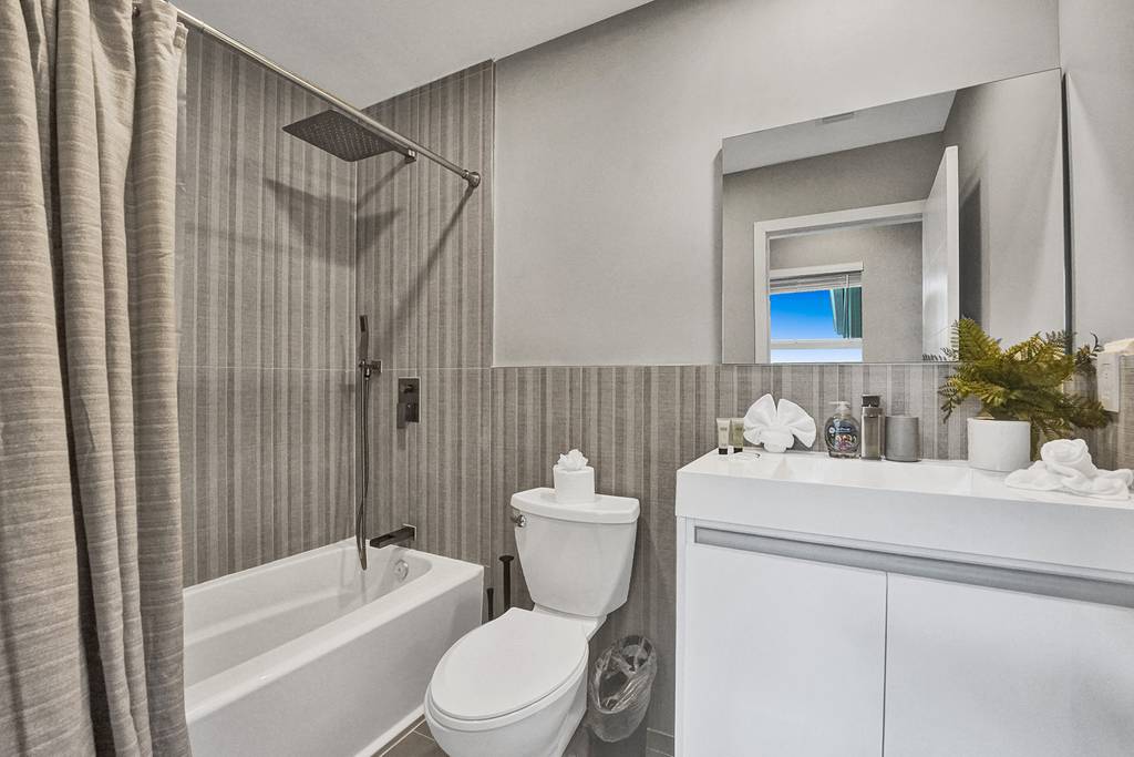 Hollywood Home 978789