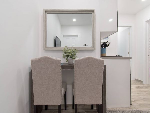 Hollywood Condo 978791