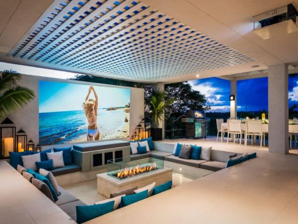 On Beach Turks and Caicos Luxury Vacation Home Sleep