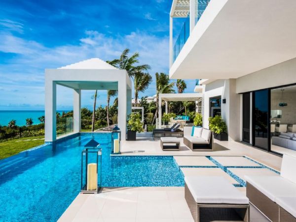 On Beach Turks and Caicos Luxury Vacation Home Sleep