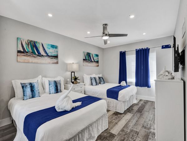 Hollywood Condo 978796