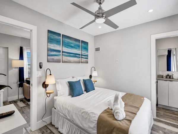 Hollywood Condo 978796