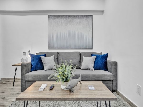 Hollywood Condo 978800