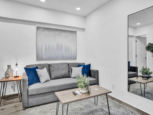 Hollywood Condo 978800