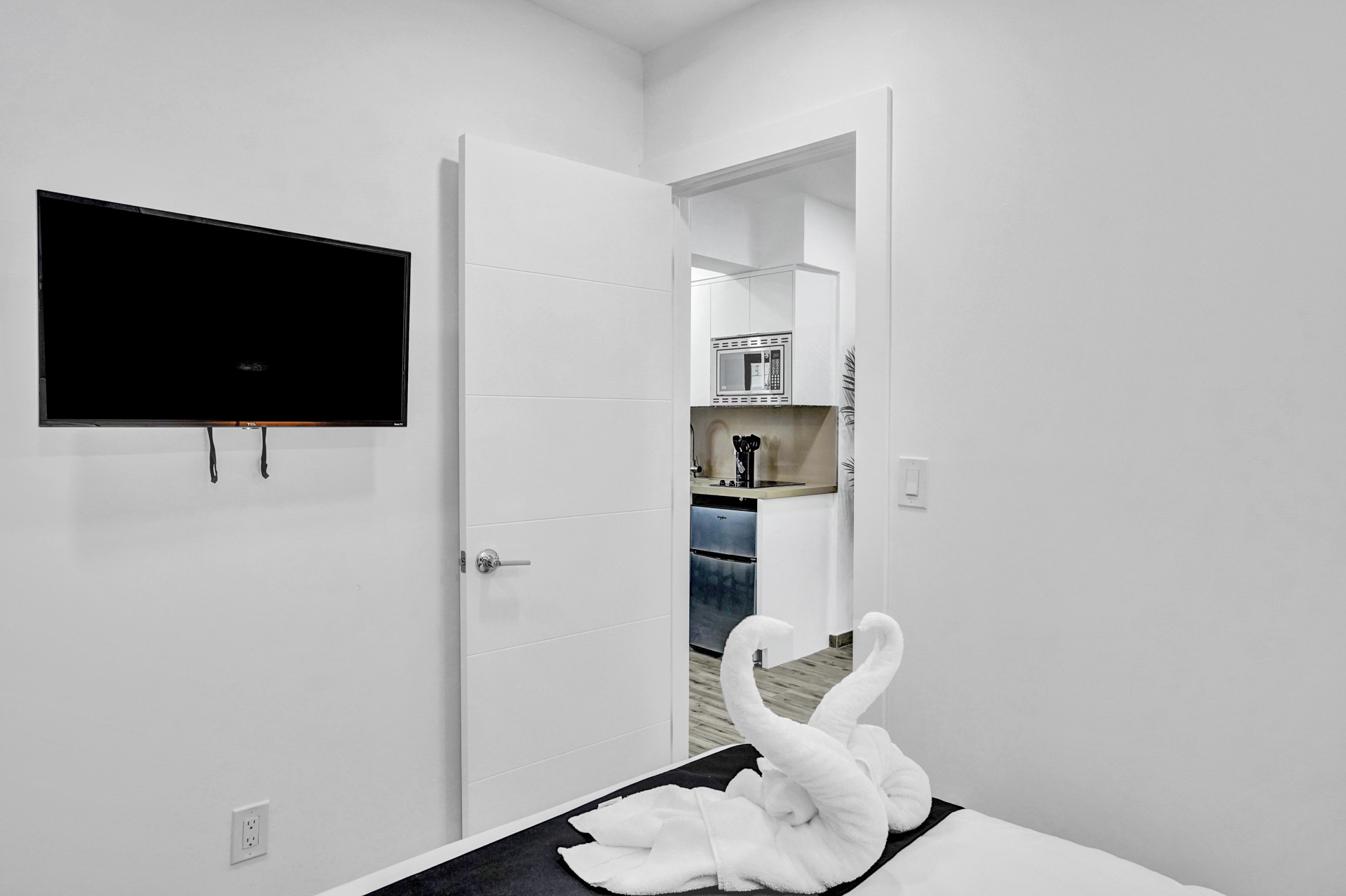 Hollywood Condo 978800