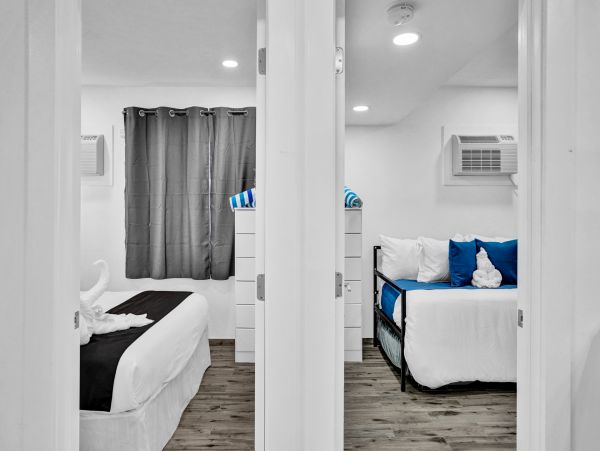 Hollywood Condo 978800