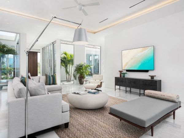 On Beach Luxury Turks and Caicos Vacation Home + Guest House