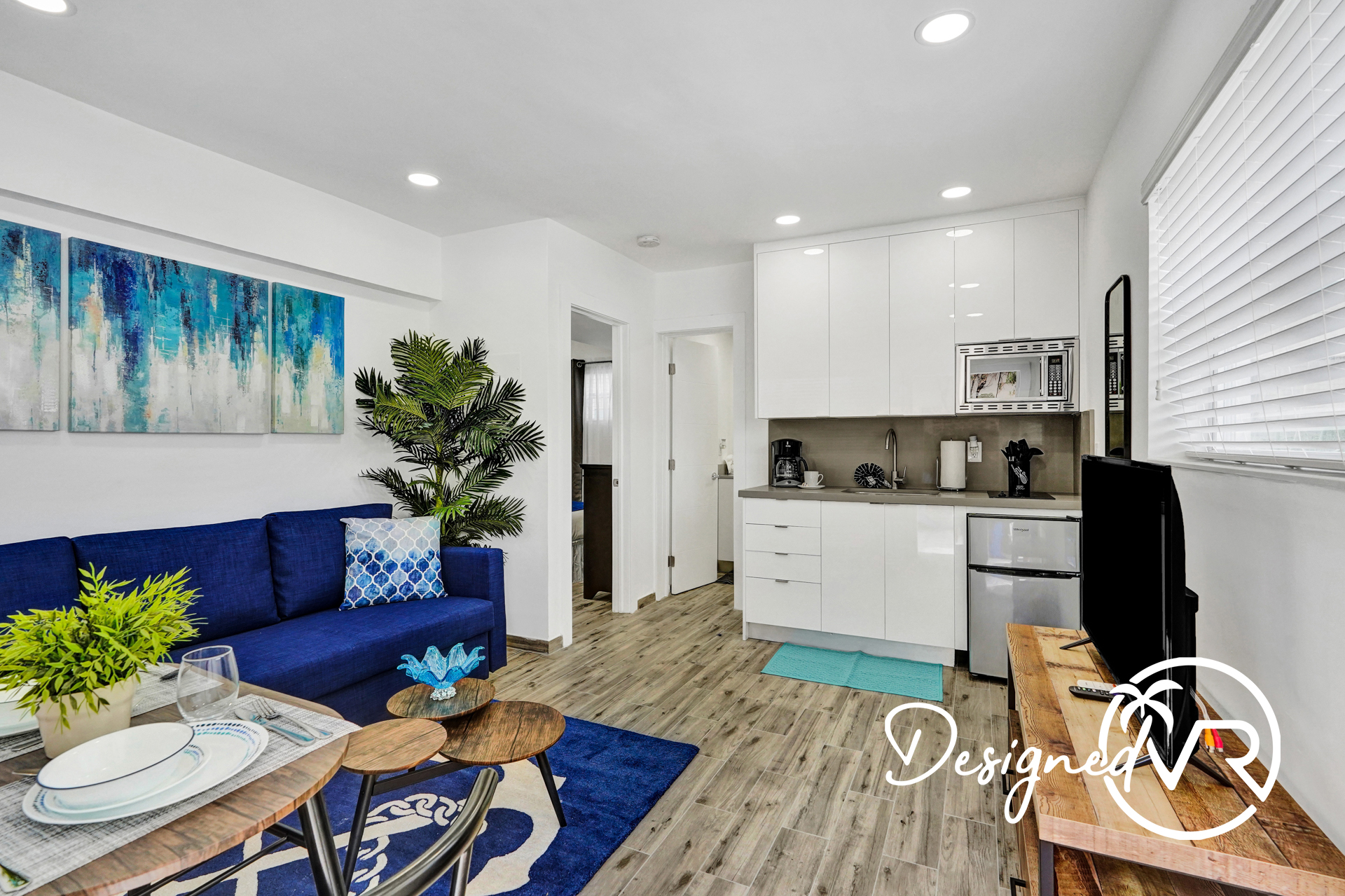 Hollywood Condo 978804