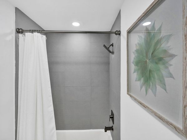 Hollywood Condo 978804