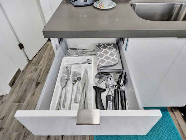 Hollywood Condo 978804