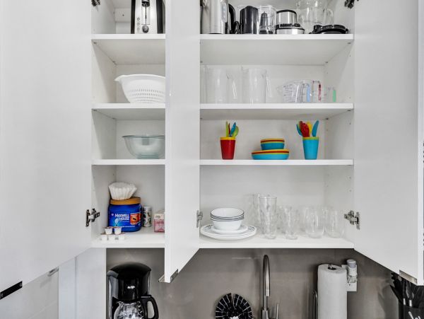 Hollywood Condo 978804