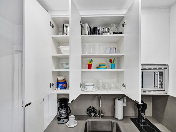 Hollywood Condo 978804