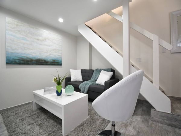Hollywood Condo 978805
