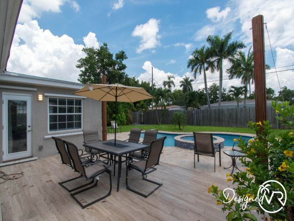 Hollywood Home 978809